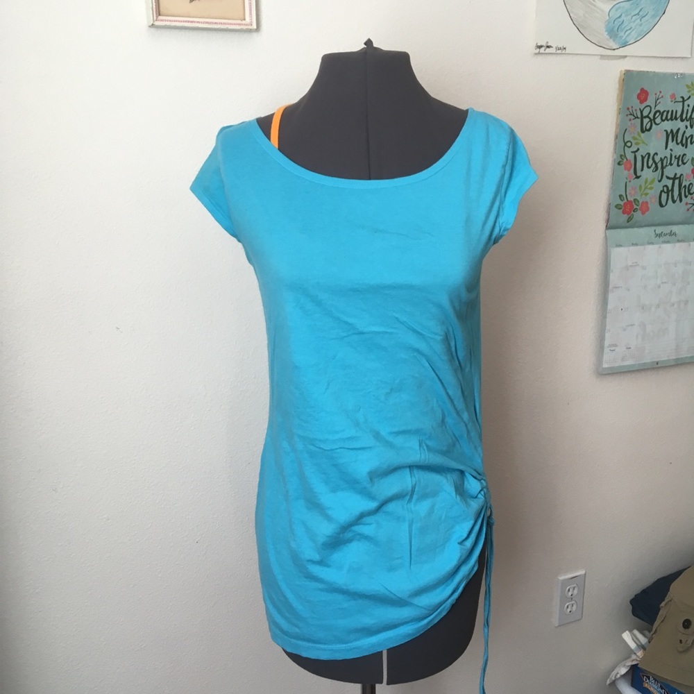 ❤️ Old Navy tiny fit Tee - Size M